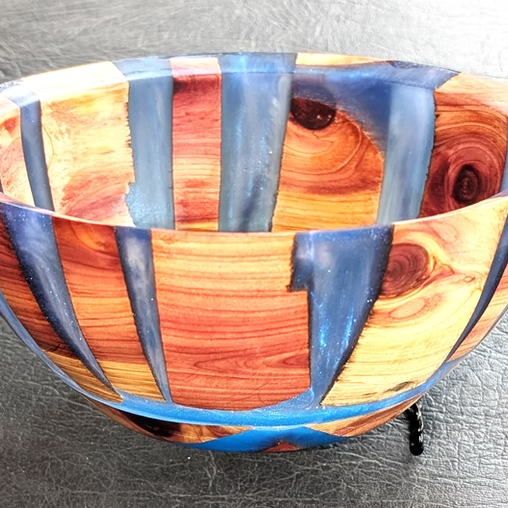 Why Epoxy and Wood Bowls Are the Perfect Blend of Modern Design and Natural Beauty